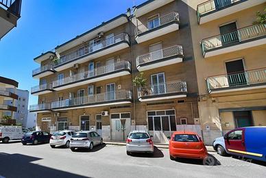 Appartamento a Putignano, 5 locali