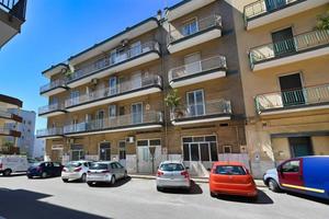 Appartamento a Putignano, 5 locali