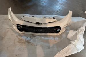 Paraurti semi completo anteriore Yaris Gr