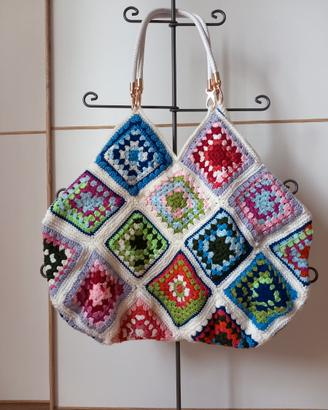 Borsa all'uncinetto granny square