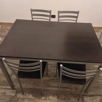 Tavolo con 4 sedie color wengé