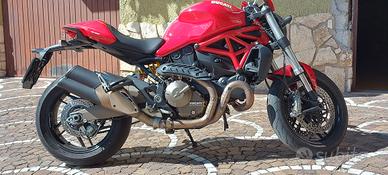 Monster 821 Stripe 2016 pari al nuovo