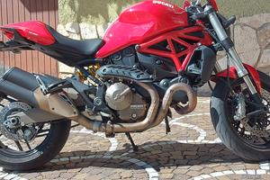 Monster 821 Stripe 2016 pari al nuovo