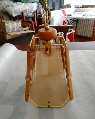 Lampadario in ottone e legno