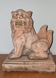 leone asiatico pietra