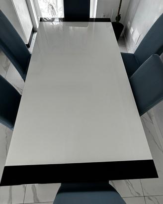 Tavolo da pranzo