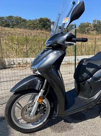 SH 150 grigio unico proprietario