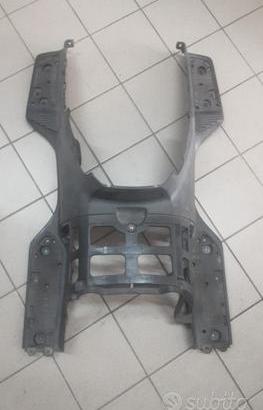 Pavemento sottopedana SUZUKI AN 650 BURGMAN 03/12