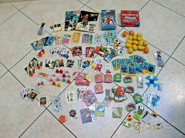 Lotto set gadget sorprese kinder figurine panini