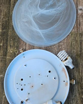 Plafoniera usata con due lampadine E27 incluse