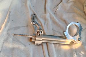 ammortizzatore di sterzo Ohlins Yamaha R6 