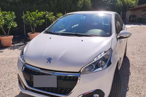Peugeot 208 1.2 benzina Active 82 CV