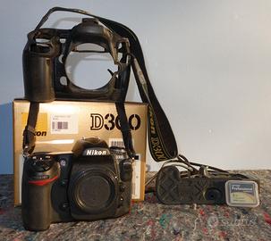 NIKON D300 6133 scatti con scatola e armor