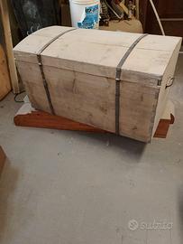 Baule  in arte povera