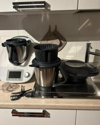 Bimby TM5 da cucina con doppio boccale e farfalla