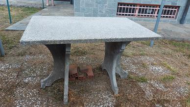 tavolo in cemento 