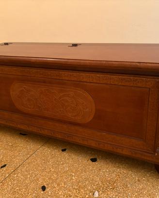 Cassapanca in legno antica