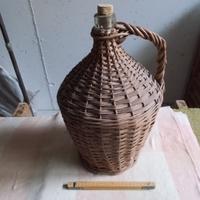 Fiasca antica in vimini