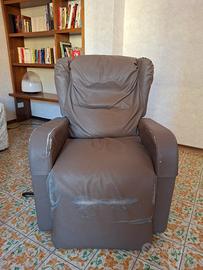 Poltrona alzapersona/reclinabile
