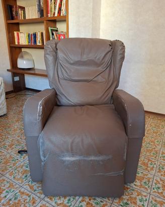 Poltrona alzapersona/reclinabile