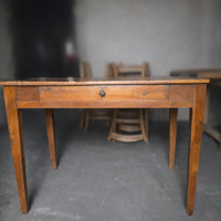 Tavolo rustico antico in noce massello