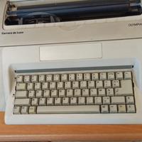 Macchina da scrivere OLYMPIA CARRERA DE LUXE