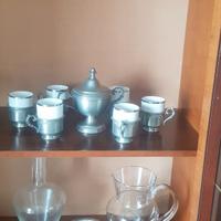 Tazzine da caffè e zuccheriera