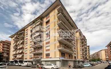AMPIO TRILOCALE CON BALCONE