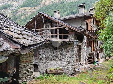 CASA SEMINDIPENDENTE A VALSAVARENCHE