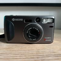 Yashica T Zoom - Carl Zeiss Vario-Tessar