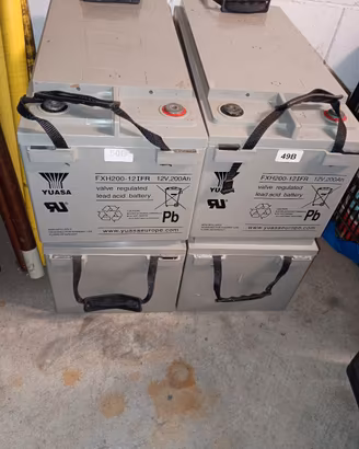 Batterie yuasa 200ah 12v  per fotovoltaico o ups