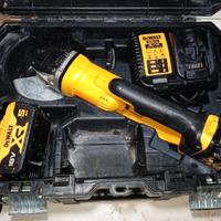 utensili dewalt completi di due batterie e caricat
