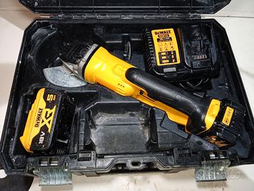 utensili dewalt completi di due batterie e caricat