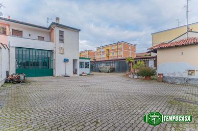 CASA INDIPENDENTE CON LABORATORIO E UFFICIO