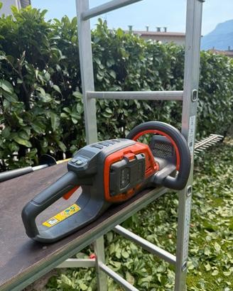 Tagliasiepi husqvarna a batteria