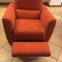 Poltrona reclinabile in tessuto arancione – comoda