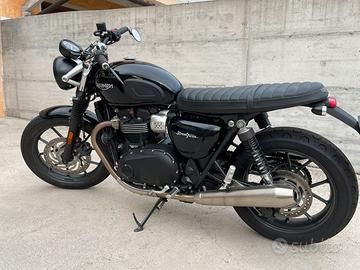 triumph street twin del 2016 con 22000.