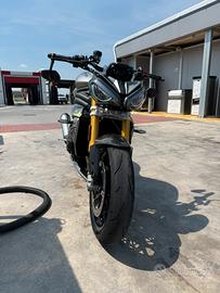 Triumph speed triple 1200 rs