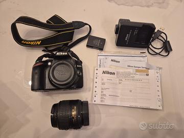 Fotocamera reflex Nikon D3200 + obiettivo 18-55 mm