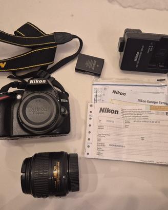 Fotocamera reflex Nikon D3200 + obiettivo 18-55 mm