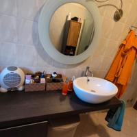 Mobile bagno con lavabo e rubinetteria inclusa