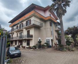 Ampio appartamento con garage
