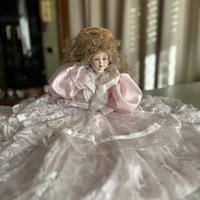 Bambola vintage da collezione in porcellana