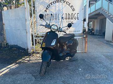 piaggio Vespa 300 hpe super black adition