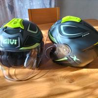 2 caschi taglia m e taglia s