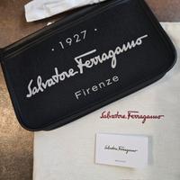 Pochette FERRAGAMO originale