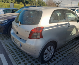 Auto jaris 1000