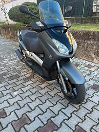 Yamaha X-Max 250
