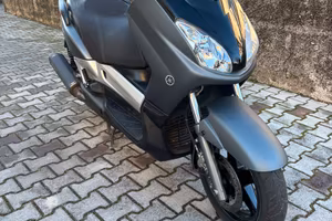 Yamaha X-Max 250