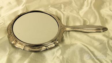 Specchio da toilette in argento.